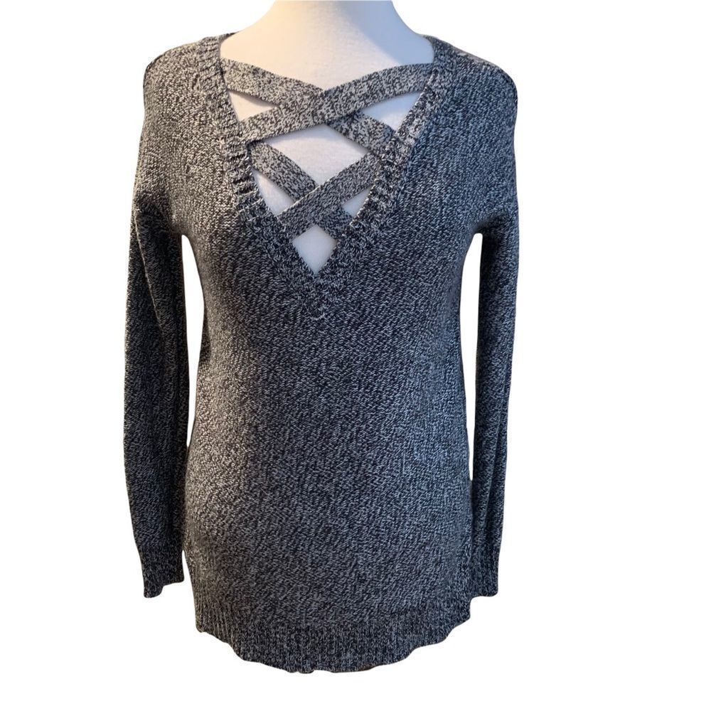 Black and white long sleeve crisscross neck Sweater Size Small - Picture 3 of 6